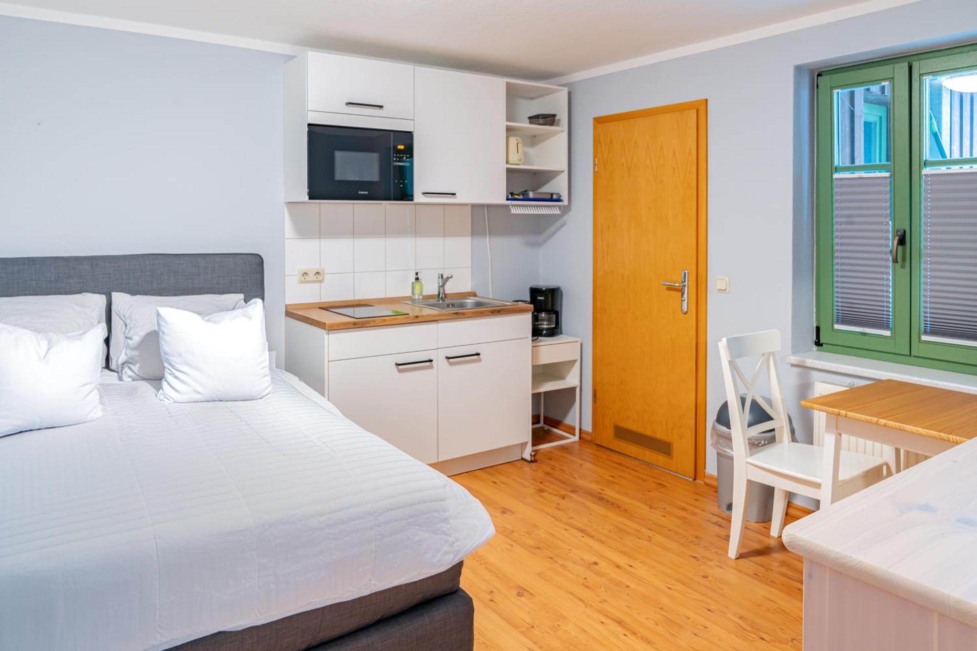 Apartmenthaus Chrischanshof Rostock Extérieur photo